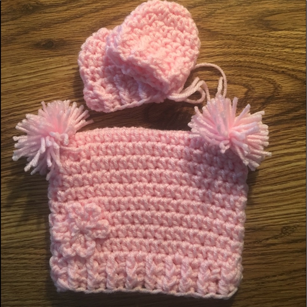 Newborn Beanie and Mittens